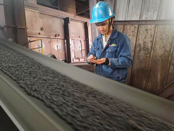 1612778462861582.jpg 薛亮3_副本.jpg